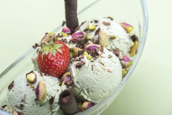 Ice-cream in a glass bowl — Stock Photo, Image