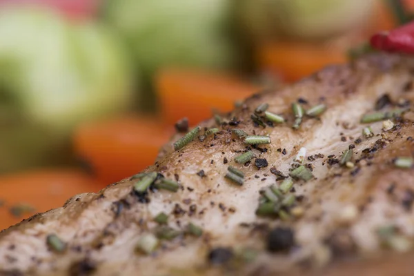 Grilled turkey with rosemary and vegetables — Stock Photo, Image