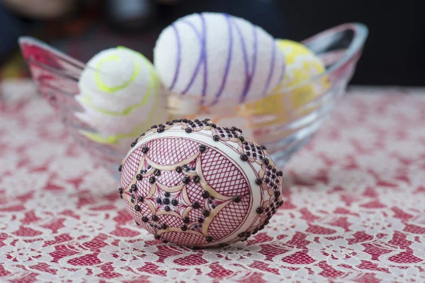 Oeuf de Pâques peint à la cire traditionnelle — Photo