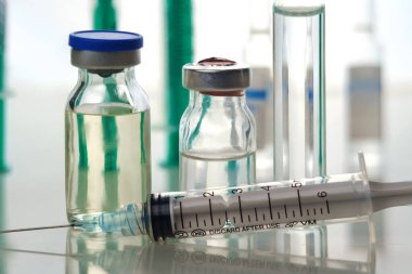 İğne ve şırınga için ilaç şişesi, aşı için tıbbi şişeler, seçici odak