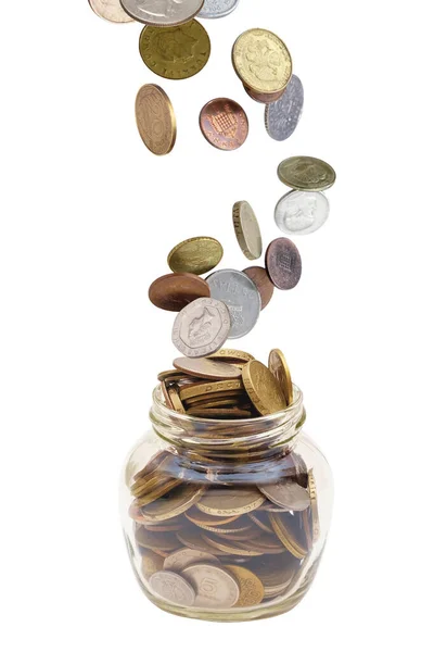 白い背景に隔離されたガラス瓶に落ちるお金のコイン雨 — ストック写真