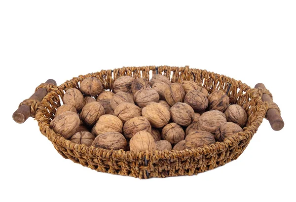 Nueces Enteras Cesta Aisladas Sobre Fondo Blanco — Foto de Stock