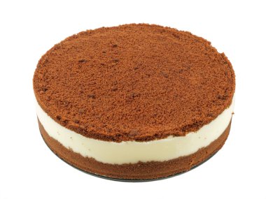 Beyaz arka planda izole edilmiş çikolatalı pasta.