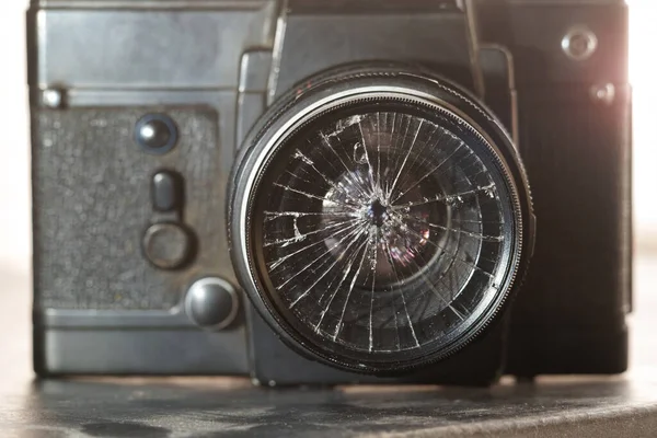 Eski Klasik Film Kamerasında Kırık Mercek Seçici Odak — Stok fotoğraf