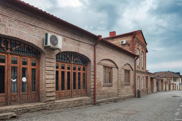 Old Authentic Brick Houses Stone Paving Street — 图库照片