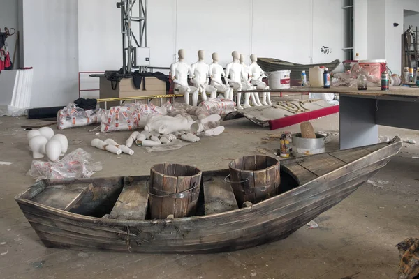 Ξύλινοι Κουβάδες Διακοσμητικό Ξύλινο Σκάφος Στο Εργαστήριο — Φωτογραφία Αρχείου