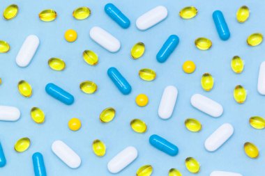 Farklı tabletler ve kapsüller. Sağlıklı yaşam konsepti, takviyeler, vitaminler.