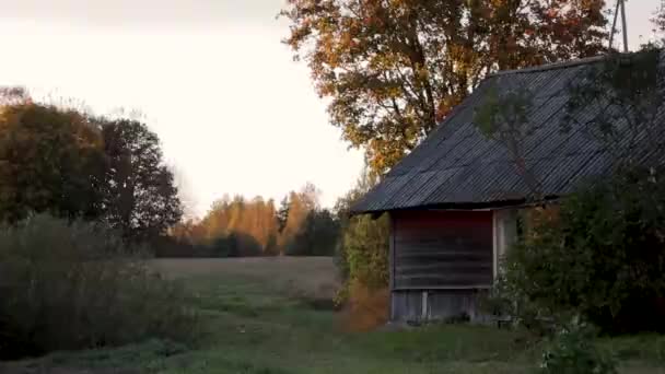 Velha Fazenda Noite Outono — Vídeo de Stock