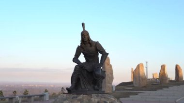 Antik doğu savaşçılarının anıtı.