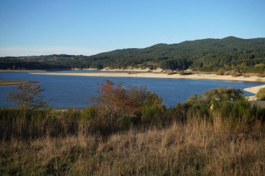 Sonbaharda Sila Milli Parkı 'nda Cecita Gölü manzarası