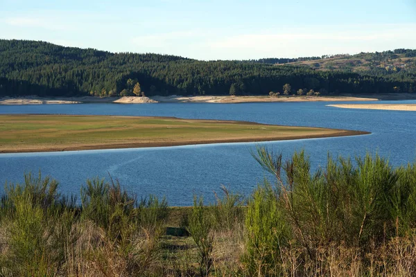 Vista Del Lago Cecita Parque Nacional Sila Otoño — Foto de Stock