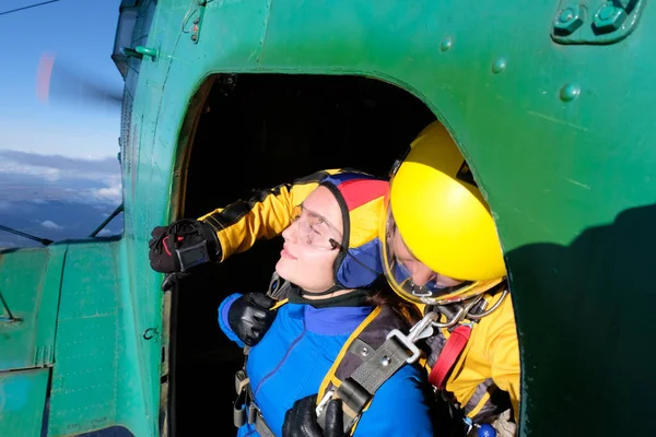 Parachutisme Saut Tandem Une Fille Son Instructeur Amusent Dans Ciel — Photo