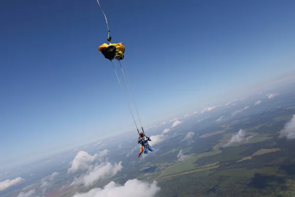 Skydiven Tandemsprong Een Mooi Meisje Haar Instructeur Een Grote Gele — Stockfoto