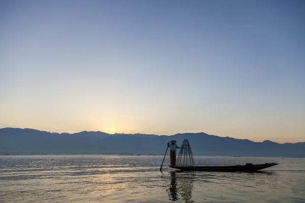 Fisherman on Inle lake in Burma — Stock Photo, Image