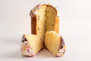 Paskalya pastasını kes