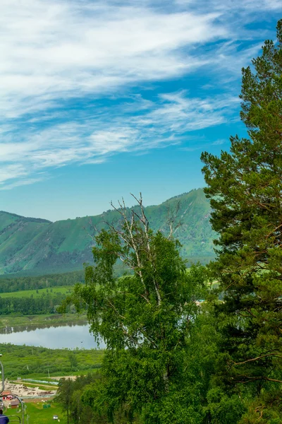 Lago en las montañas de Altai — Foto de Stock