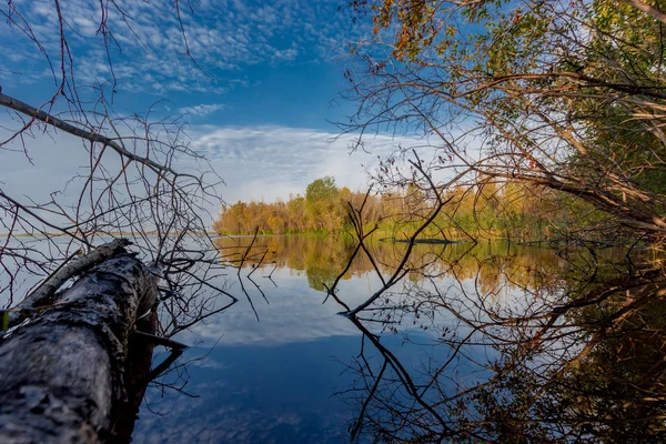 Em setembro, o lago — Fotografia de Stock