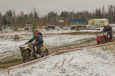 Motokros.