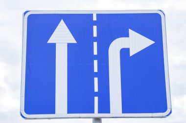 yol işareti. 