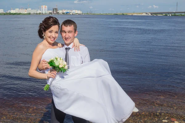 Portrait of the bride and groom — Stock Photo, Image