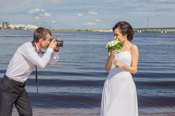 Portrét nevěsta a ženich — Stock fotografie