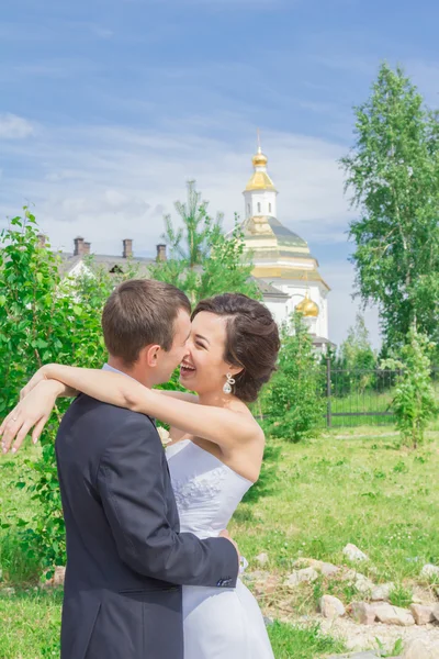 Портрет жениха и невесты — стоковое фото