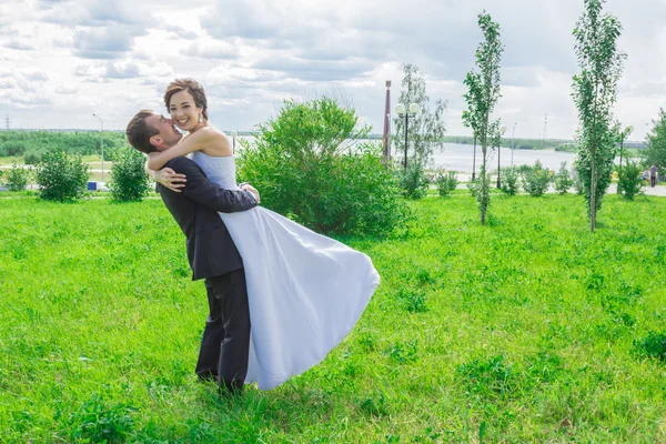 Portrait of the bride and groom — Stock Photo, Image