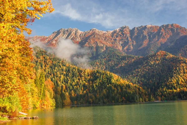 Lago Riza Abcásia — Fotografia de Stock