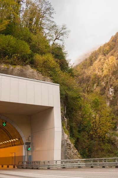 Tunnel i berget — Stockfoto