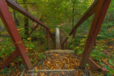 Merdiven bir küpeşte ile