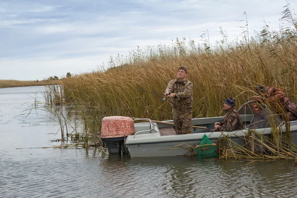 Pescadores en la pesca — Foto de Stock