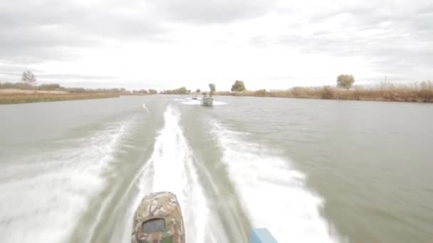 V deltě řeky Volhy — Stock video