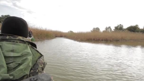 Рибалки на риболовлю — стокове відео