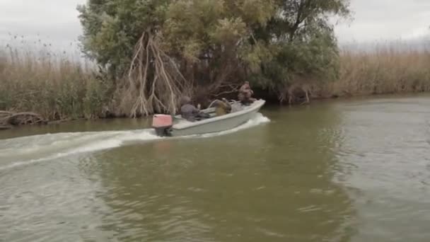 Olhando pontos de pesca — Vídeo de Stock