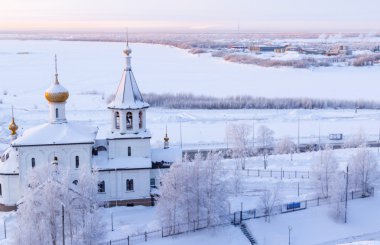 üzerinde tapınak gündoğumu