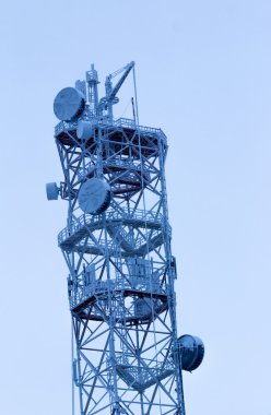 Frost'un kış gökyüzü arka plan üzerinde tekrarlayıcı kaplı