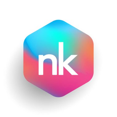 Altıgen şekilli ve renkli arkaplan içeren NK harfi logosu, iş ve şirket kimliği için harf kombinasyonu tasarımı.