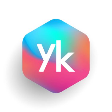 Altıgen şekilli ve renkli arkaplan içinde YK logosu, iş ve şirket kimliği için harf kombinasyon logosu tasarımı.