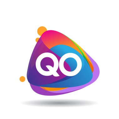 Renkli arkaplanı olan QO logosu, yaratıcı endüstri, web, iş ve şirket için harf kombinasyonu tasarımı.