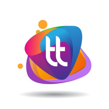 Renkli arkaplanı olan harf TT logosu, yaratıcı endüstri, web, iş ve şirket için harf kombinasyonu tasarımı.
