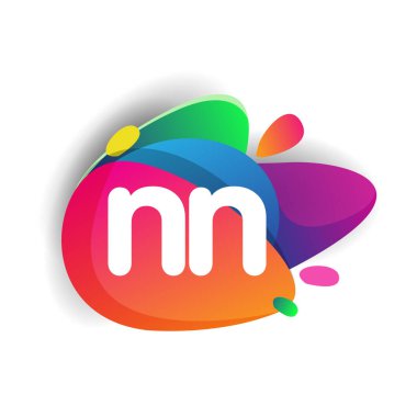 Renkli sıçrama arkaplanı olan NN harfi logosu, yaratıcı endüstri, web, iş ve şirket için harf kombinasyonu tasarımı.