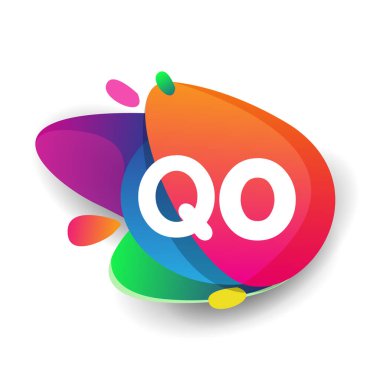 Renkli arkaplanı olan QO logosu, yaratıcı endüstri, web, iş ve şirket için harf kombinasyonu tasarımı.