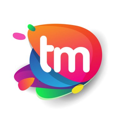 Renkli arkaplanı olan TM logosu, yaratıcı endüstri, web, iş ve şirket için harf kombinasyonu tasarımı.