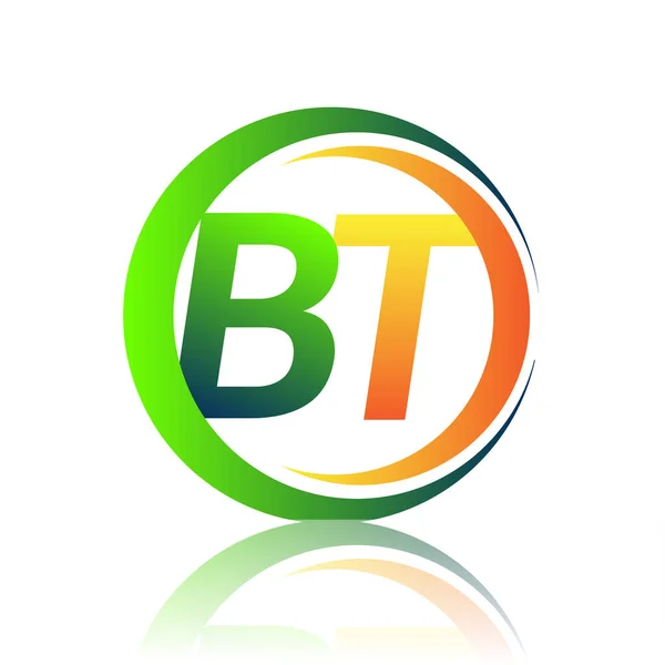 初期の文字のロゴBtの会社名サークルとスウッシュデザイン上の緑とオレンジの色 ビジネスと会社のアイデンティティのためのベクトルロゴタイプ — ストックベクタ