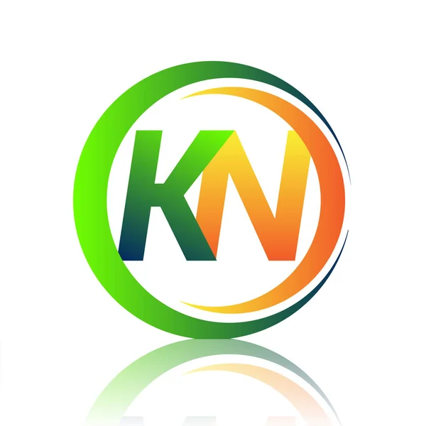首字母标识Kn公司名称绿色和橙色圆形和斜纹图案 企业和公司标识的向量标志类型 — 图库矢量图片