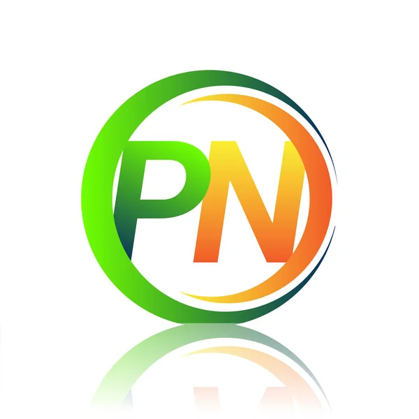 首字母标识Pn公司名称绿色和橙色圆形和斜纹图案 企业和公司标识的向量标志类型 — 图库矢量图片