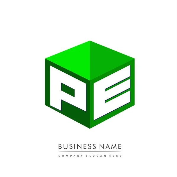六边形绿色背景字母Pe标识 带有公司标识字母设计的立方体标识 — 图库矢量图片