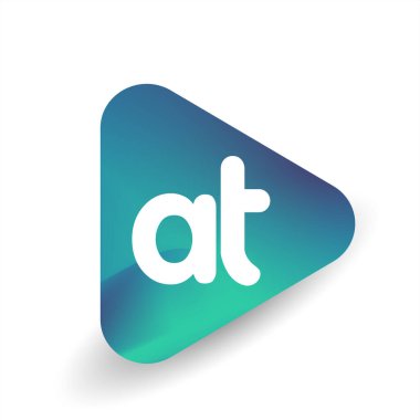 Üçgen şekilli ve renkli arkaplan içinde AT harfi logosu, iş ve şirket kimliği için harf kombinasyonu tasarımı.