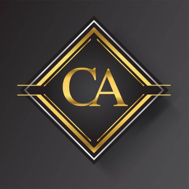 Kare şeklinde altın ve gümüş renkli geometrik süslemeli CA Harfi logosu. İş veya şirket kimliğiniz için vektör tasarımı şablonu ögeleri.