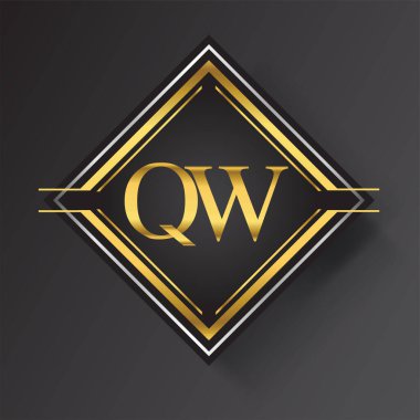 Kare şeklinde altın ve gümüş renkli geometrik süslemeli QW Harf logosu. İş veya şirket kimliğiniz için vektör tasarımı şablonu ögeleri.